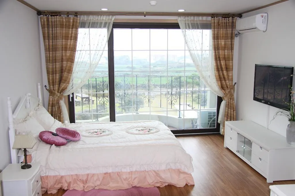 Apartment Alaforet Pension Jeju
