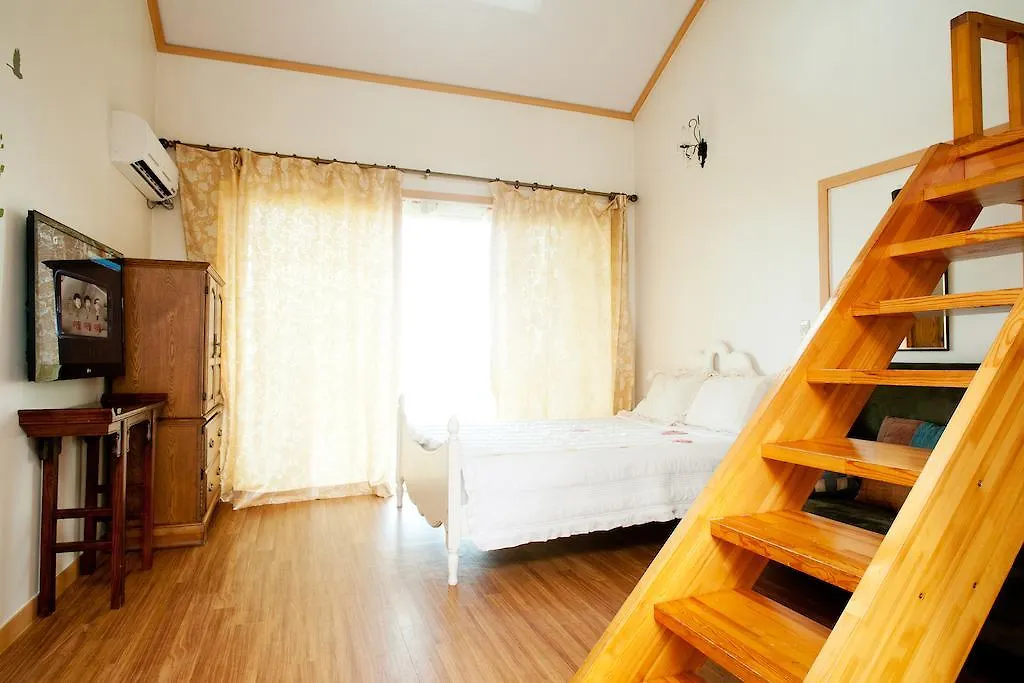 Apartment Alaforet Pension Jeju