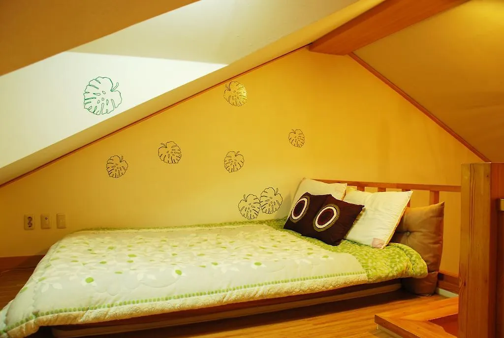 Apartment Alaforet Pension Jeju